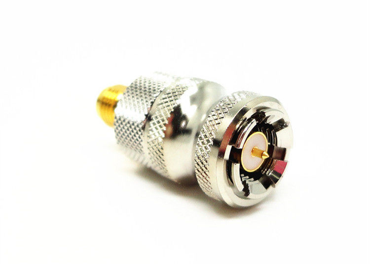 Impedansi 50Ω Konektor RF Antena SOSMA Connector Mount Berlapis Nikel Frekuensi Tinggi